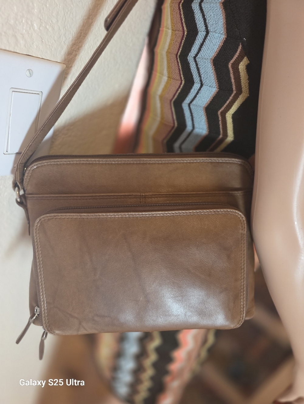 ili New York, East-West Leather Crossbody, Organizer Bag - Picture 4 of 16